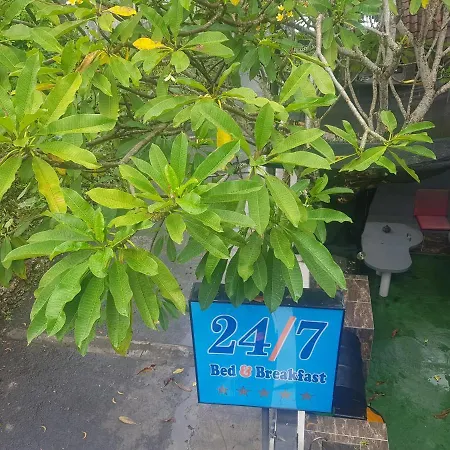24/7 Bed & Breakfast